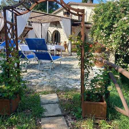 B&B H.M. Sonnino Bagian luar foto