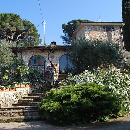 B&B H.M. Sonnino Bagian luar foto