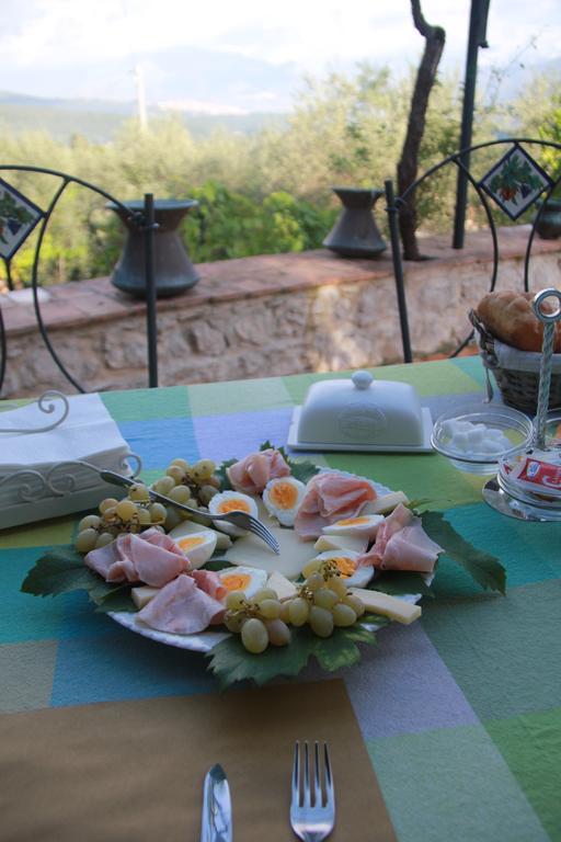 B&B H.M. Sonnino Bagian luar foto