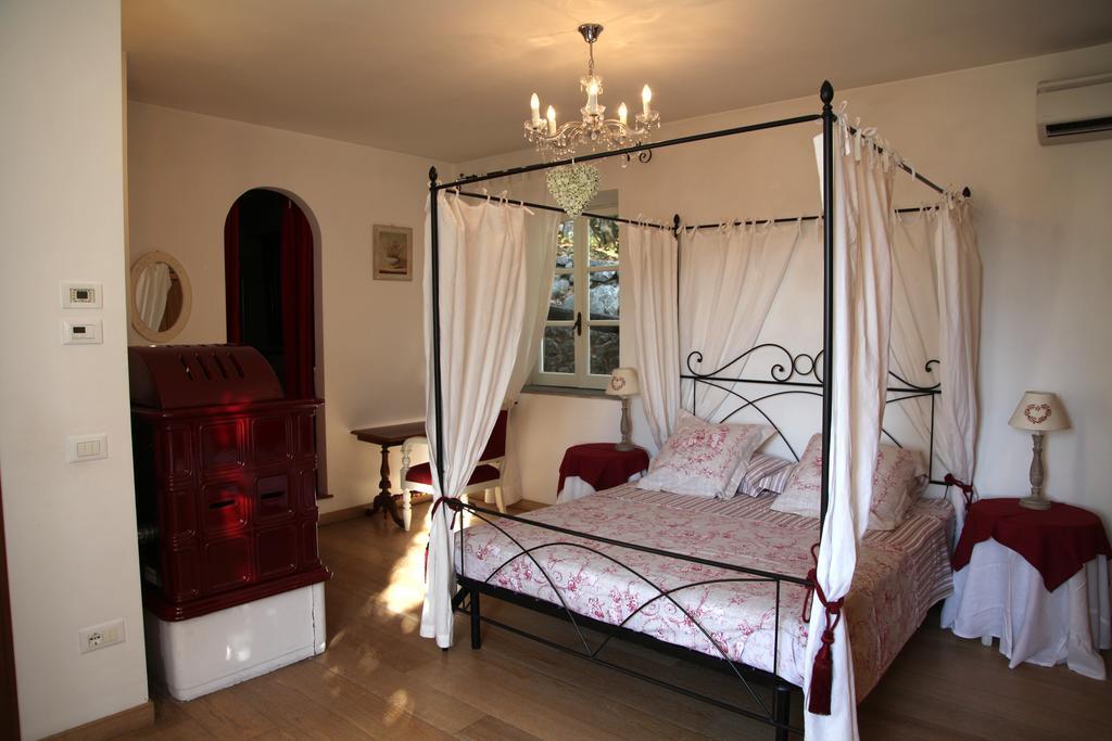 B&B H.M. Sonnino Bagian luar foto