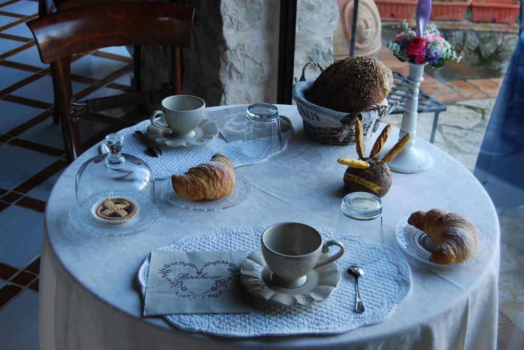 B&B H.M. Sonnino Bagian luar foto