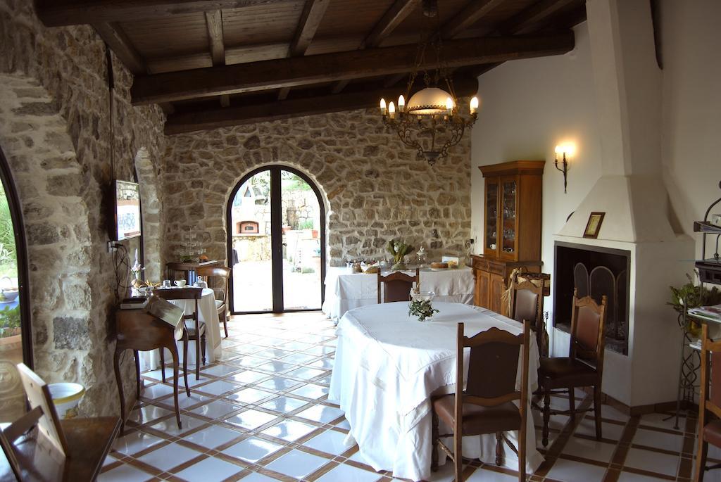 B&B H.M. Sonnino Bagian luar foto