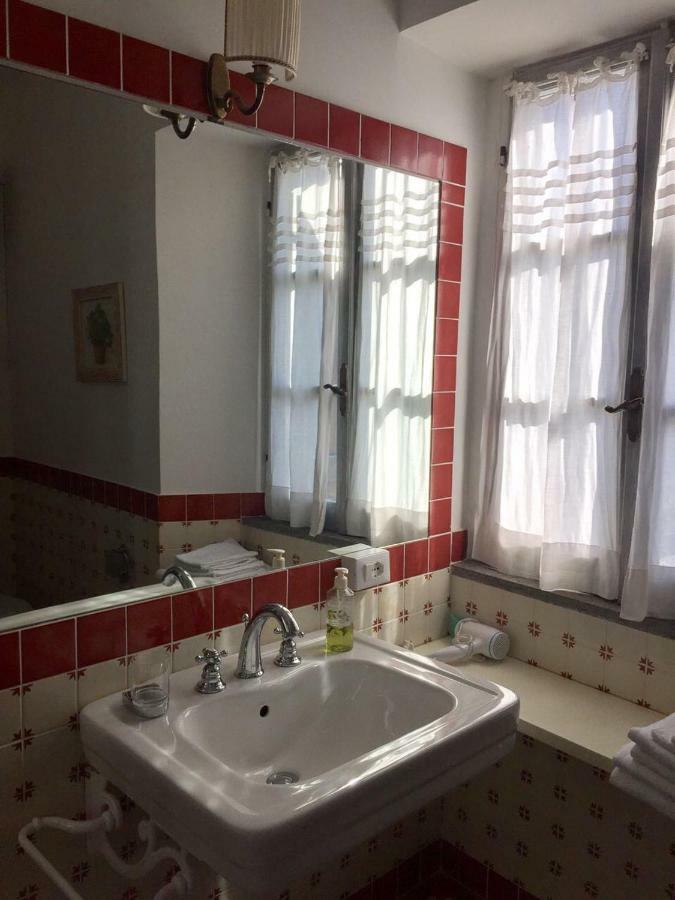 B&B H.M. Sonnino Bagian luar foto